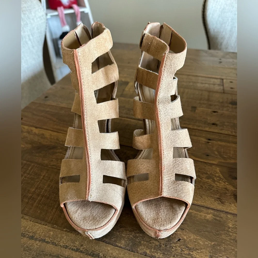 BCBGeneration Torrez Wedge‎ Sandals - Size 8.5